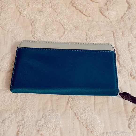 Kate Spade Wallet - Picture 2 of 4